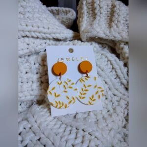 Stylish Yellow and White Earrings with Leaf Design NIP!